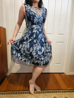 Anthea Crawford Blue Floral Dress Floral Size 10 for rent on The Volte - image 2