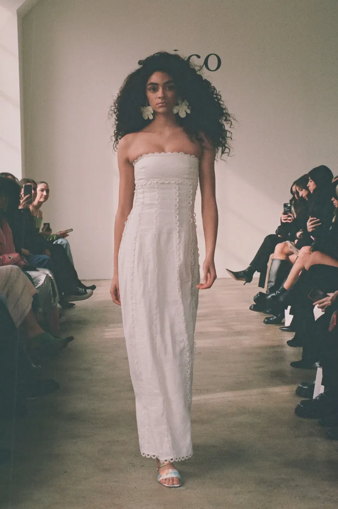 Zaco Zaila Maxi Dress White Size XS / AU 6 for rent on The Volte - main image