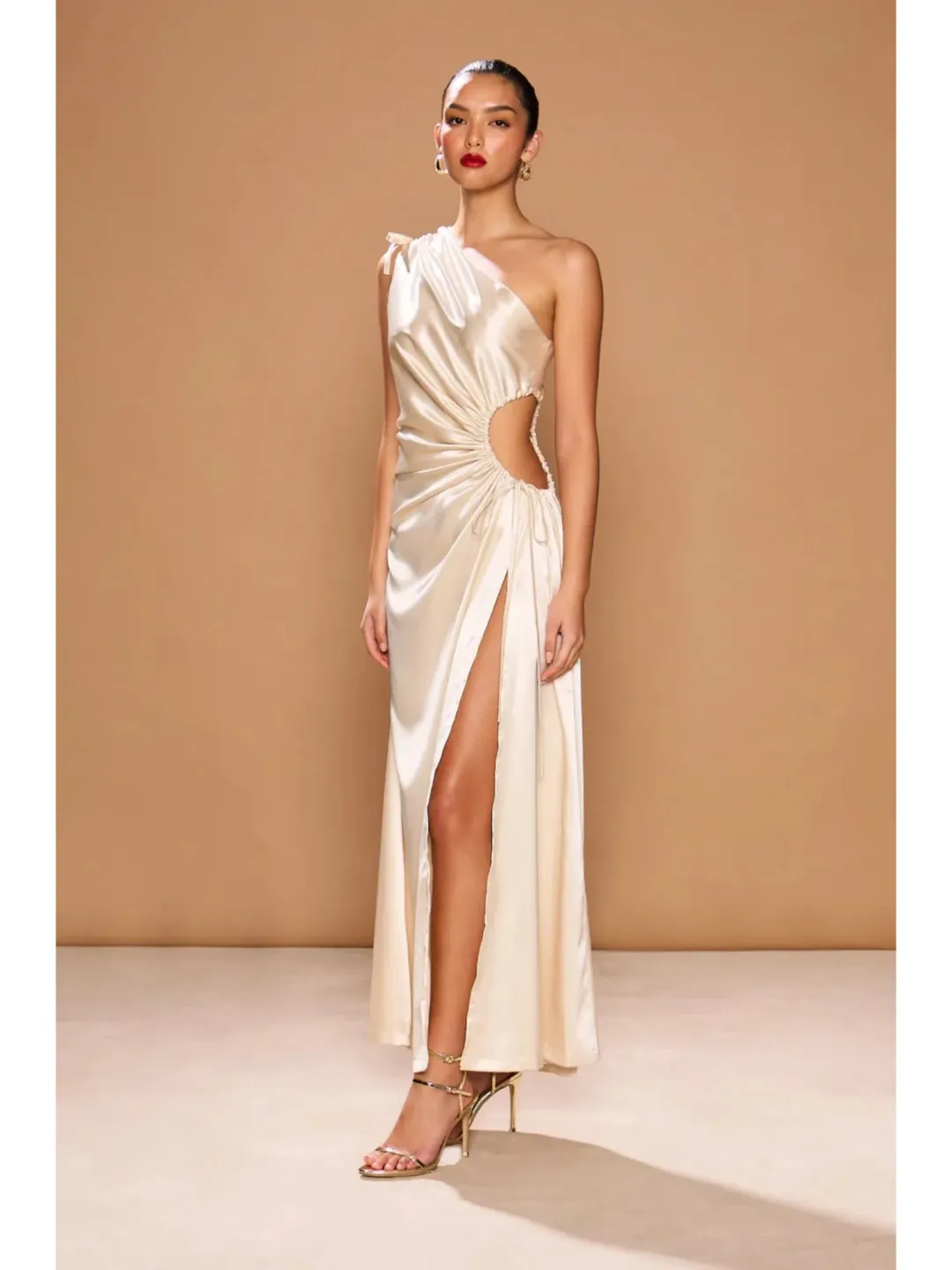Sonya Moda Nour Ocean Pearl Dress Cream Size AU 8 for rent on The Volte - main image