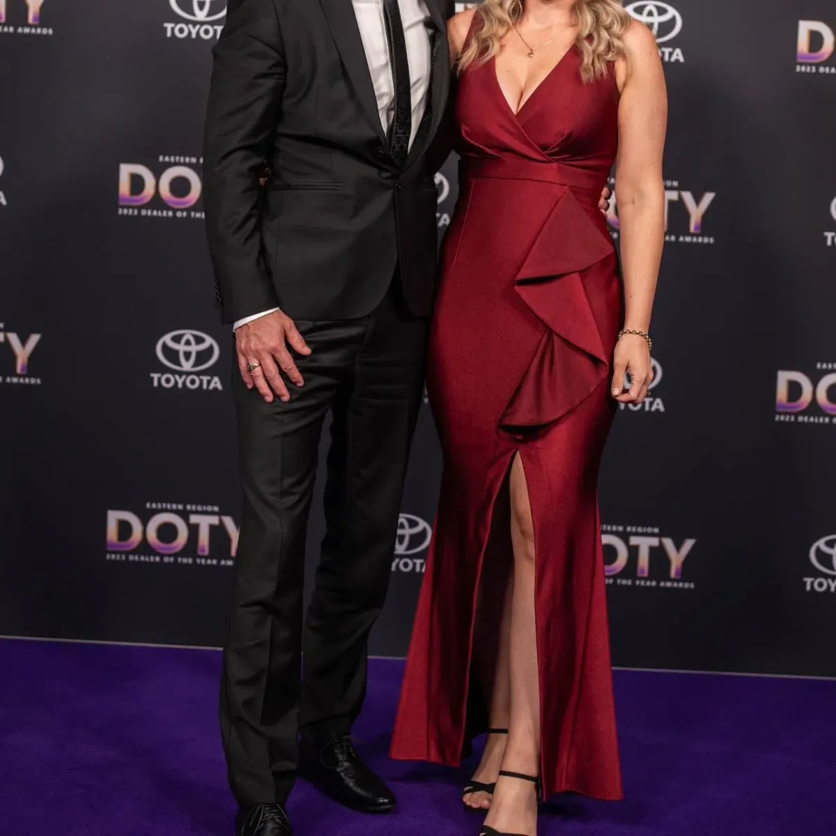 Sheike Queen of Hearts Dress Merlot Size 16 - Image 2