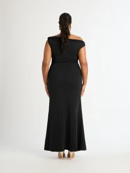 Sheike Stella Maxi Dress Black Size 16 for rent on The Volte - image 4
