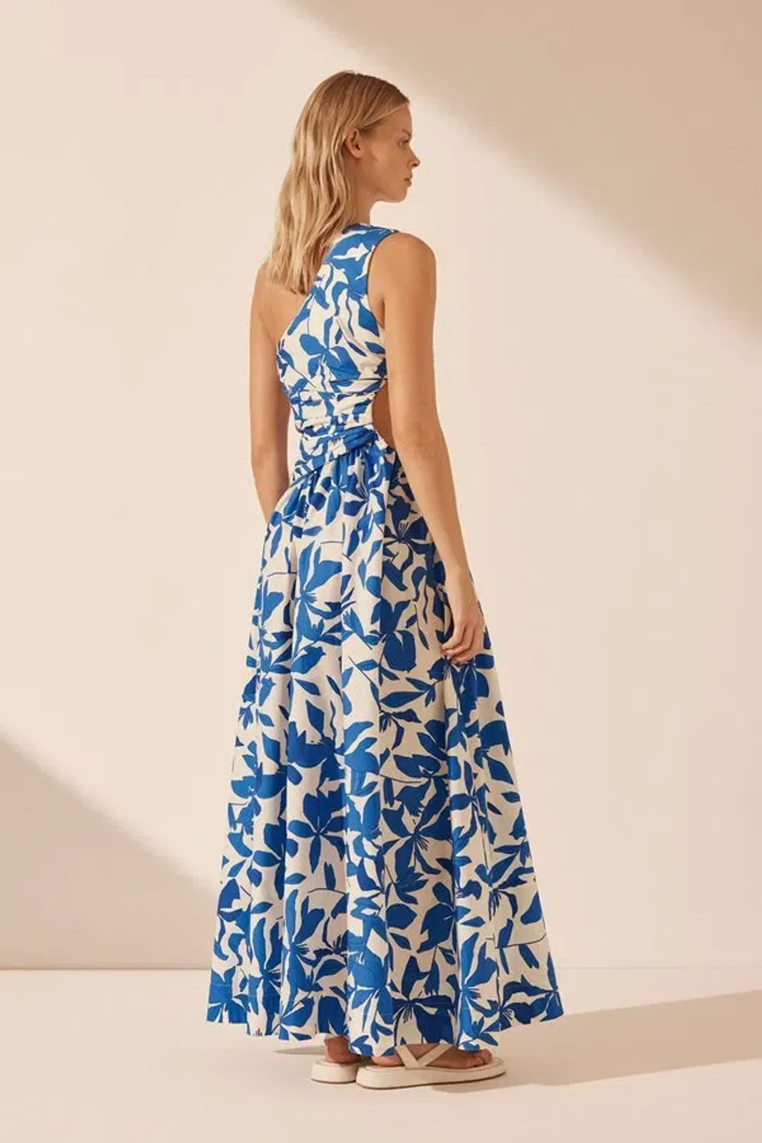 Shona Joy Bleue Asymmetrical Cut Out Maxi Dress Blue Floral Print Size 12 for rent on The Volte - main image