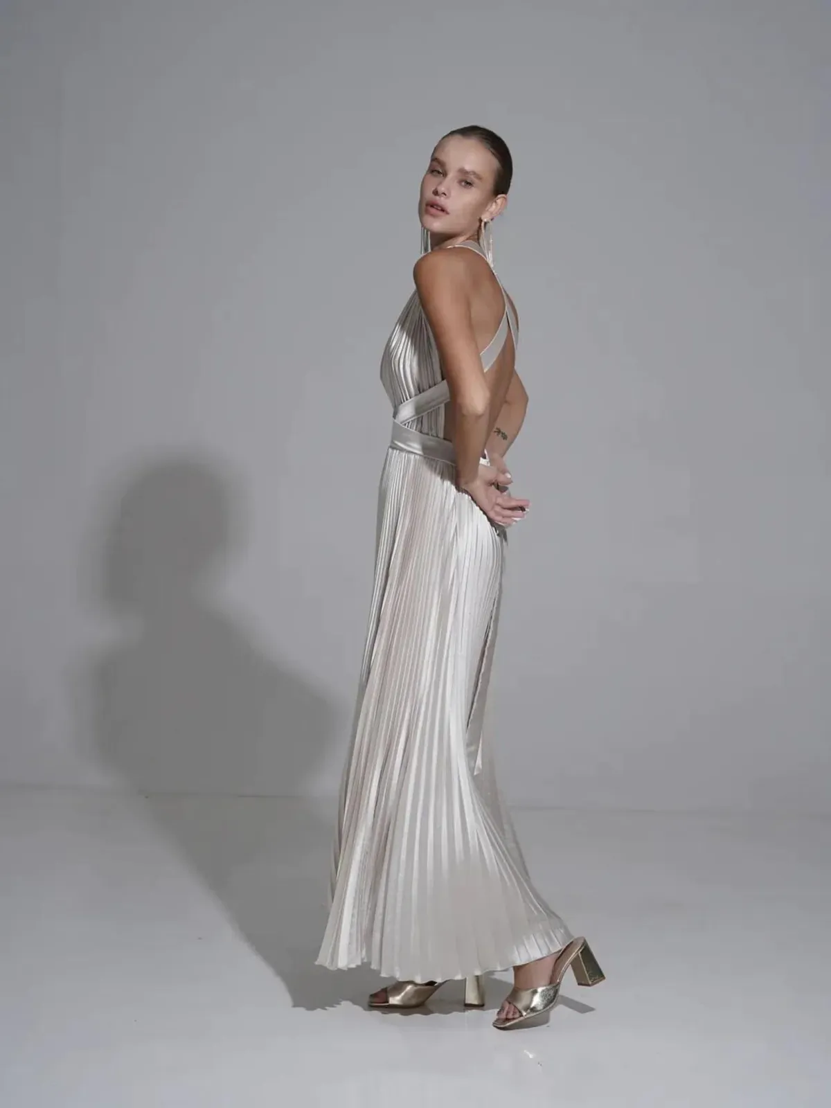 L'Idee Moderniste Gown Champagne Size AU 6 - Image 4