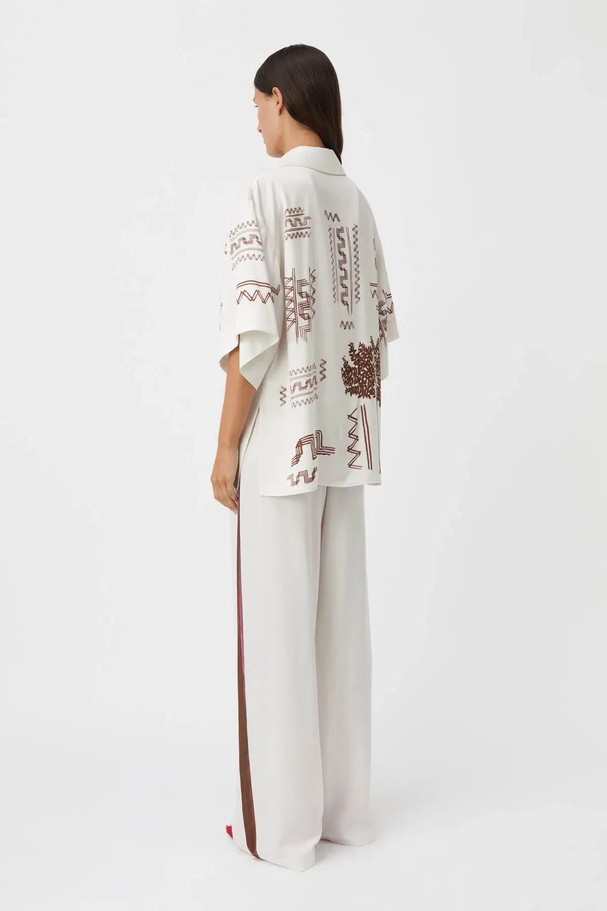 Camilla and Marc Cassia Short Sleeve Shirt and Pant Set in Oyster Grey Size 8 - Image 2