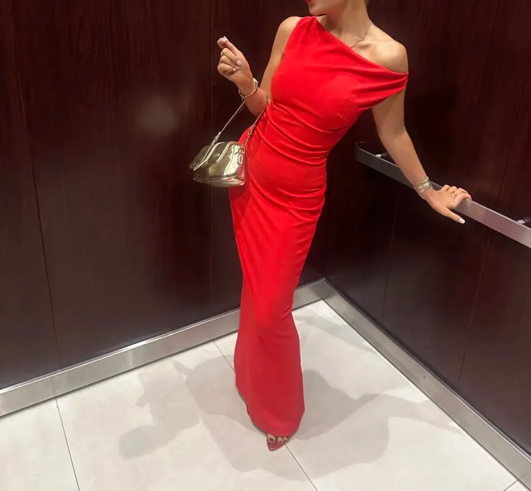 Effie Kats Inaya Gown Cherry Red Size XS / AU 6 for rent on The Volte - main image