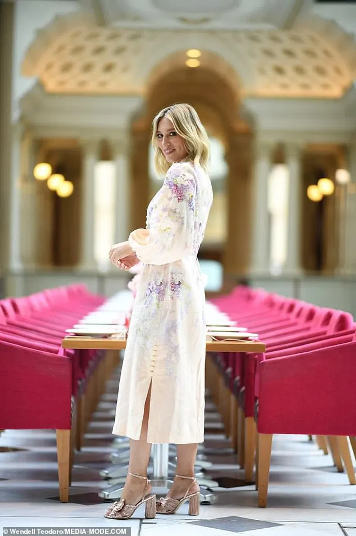 Zimmermann Lyrical Buttoned Midi Dress in Dreamy Floral Size 1/ AU 10 - Image 4