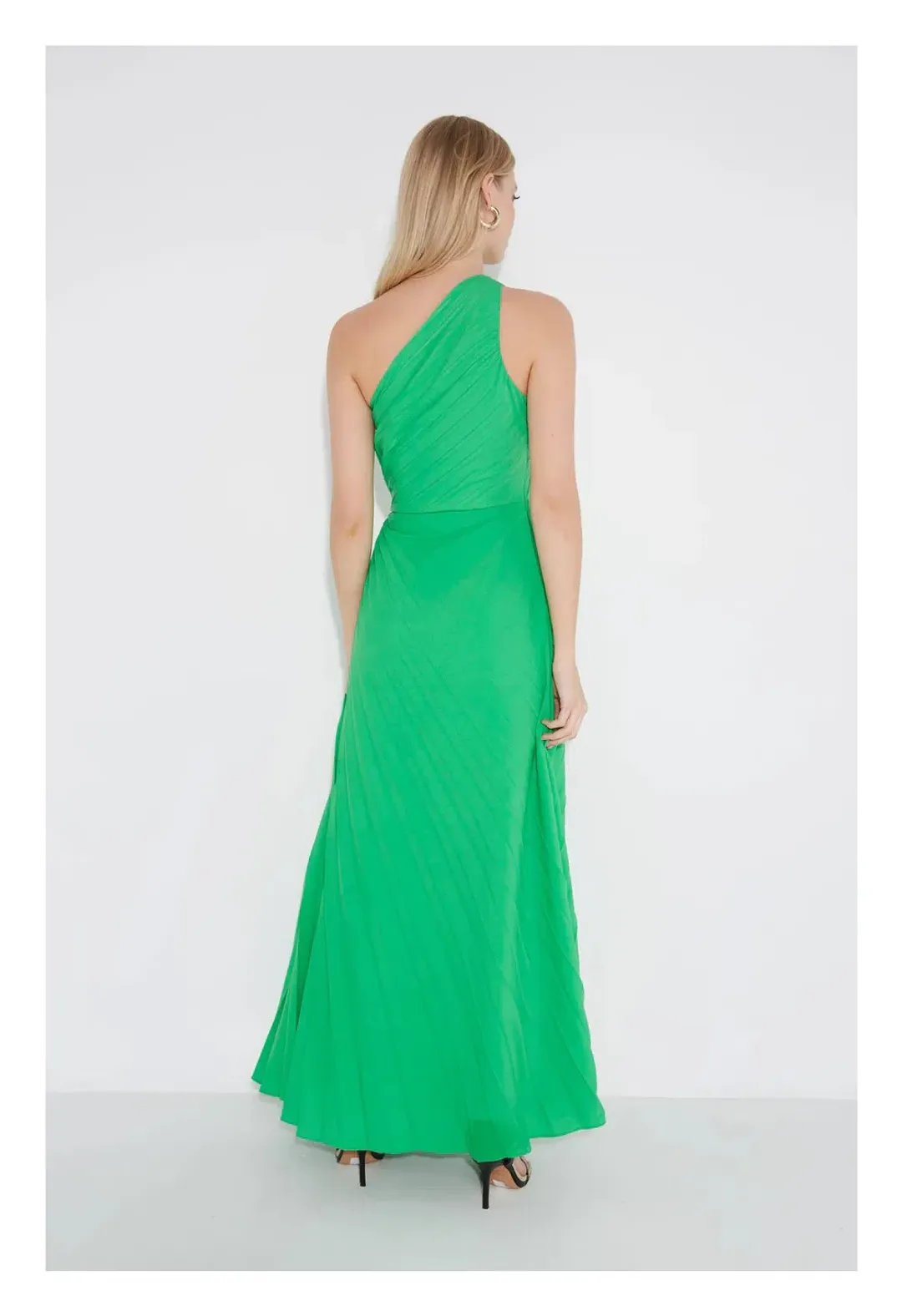Sonya Moda Azalea Gown In Barcelona Green Size 6 for rent on The Volte - main image