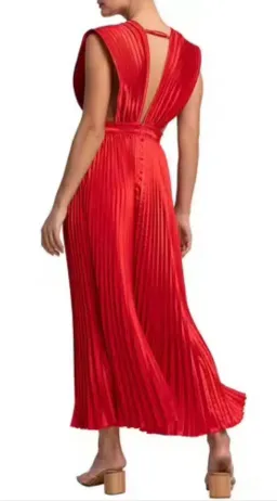 L'idee Gala Gown Red Size 6 for rent on The Volte - image 4