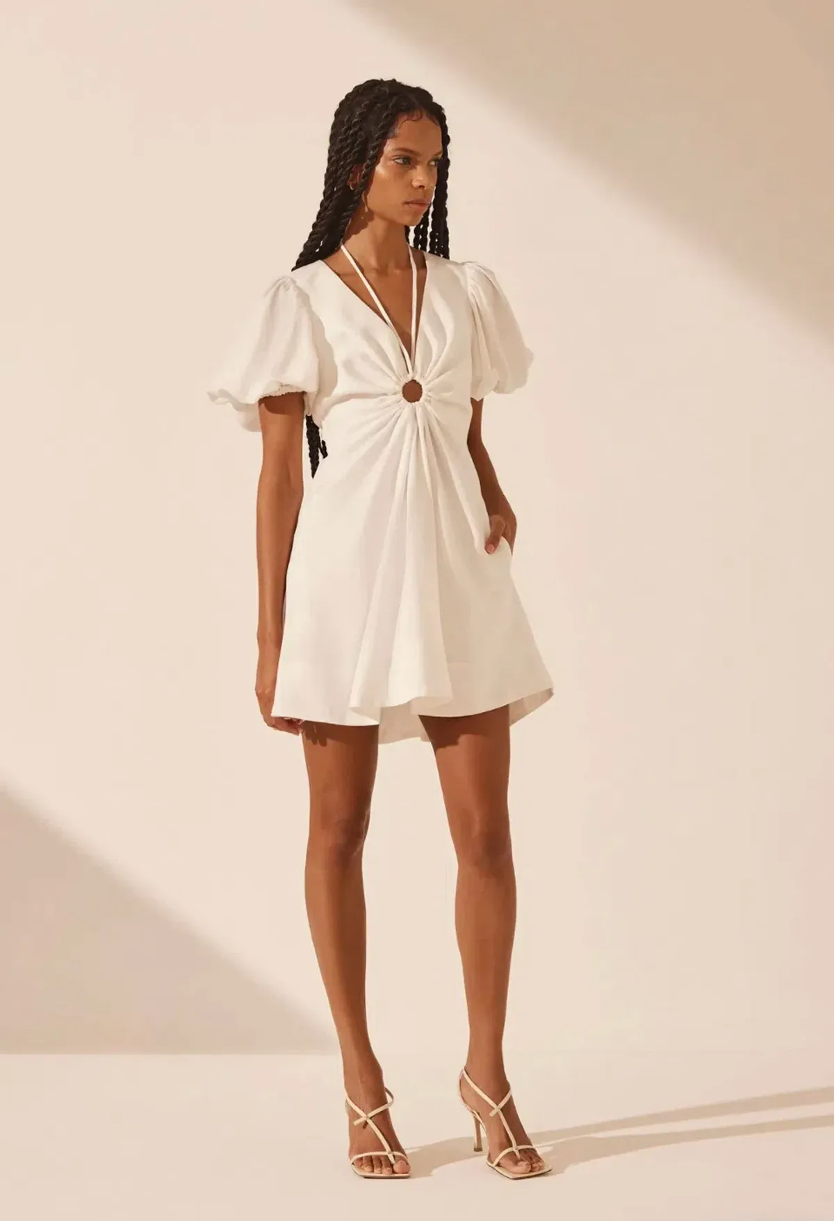 Shona joy White Linen Ruched Keyhole Mini Dress Size 6 - Image 1