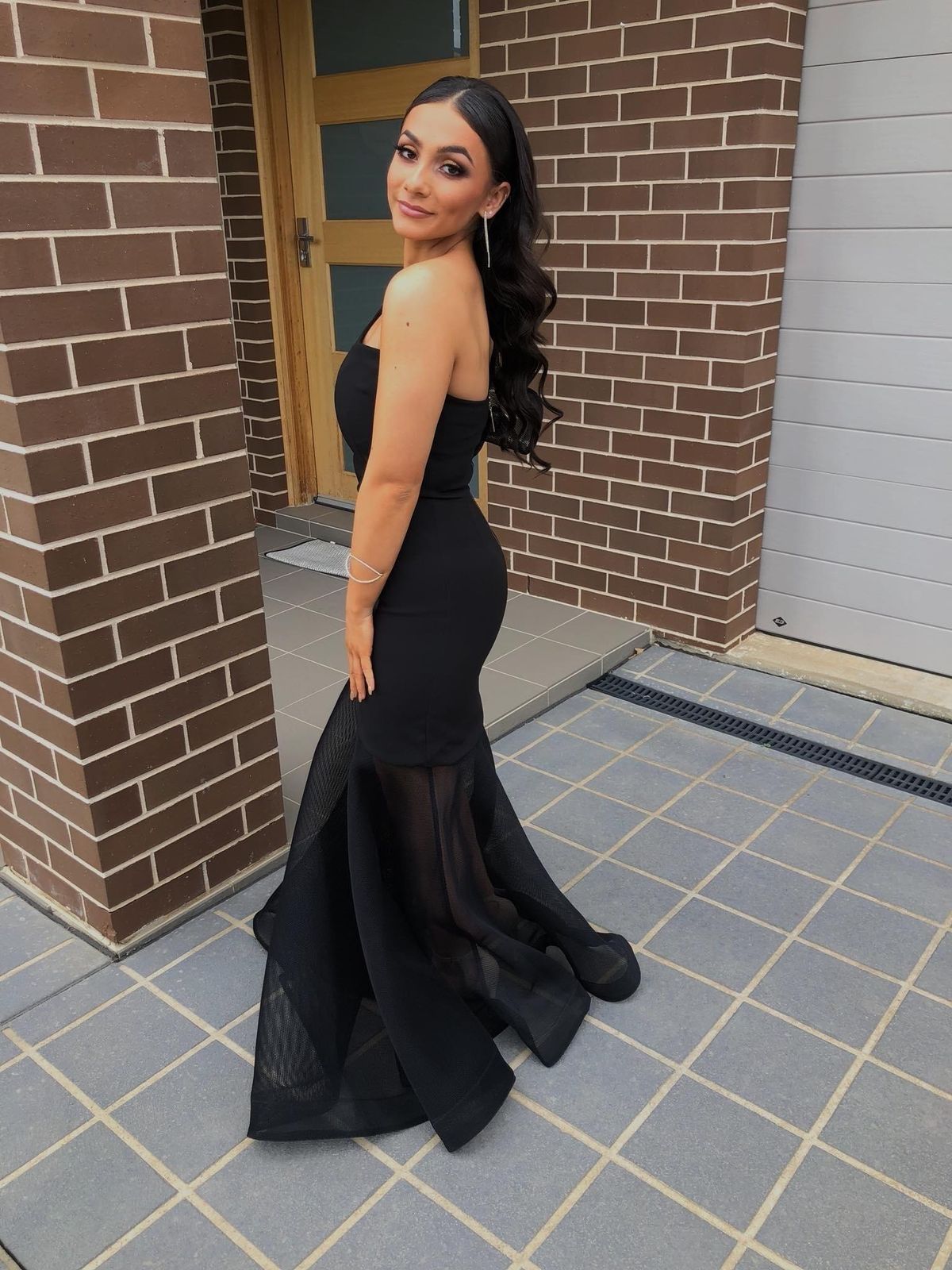 Bronx and Banco Black Gown Size 6 - Image 4