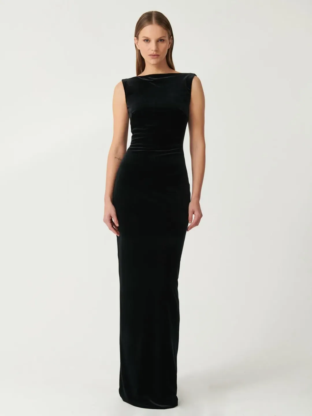 Effie Kats Verona Gown in Black Velvet Size M / AU 10 for rent on The Volte - main image