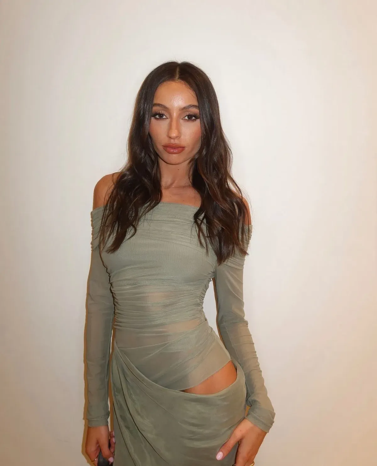 Benni Yasmin Off Shoulder Maxi Dress Pistachio Green Size 6 - Image 6