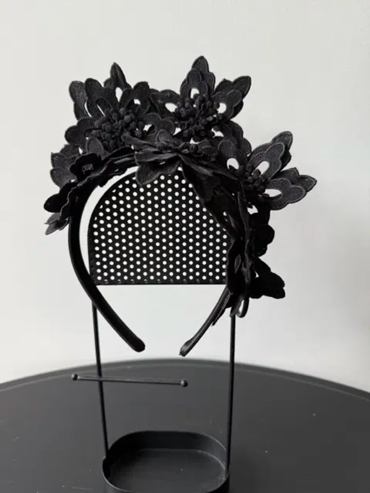 Olga Berg Lace Fascinator Black One Size - Image 1