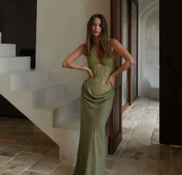 Benni Miko Lace Halter Midi Dress Pear Size AU 8 for rent on The Volte - image 6