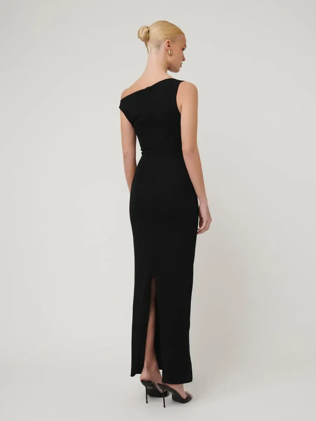 Effie Kats Inaya Gown Black Size 6 for rent on The Volte - main image