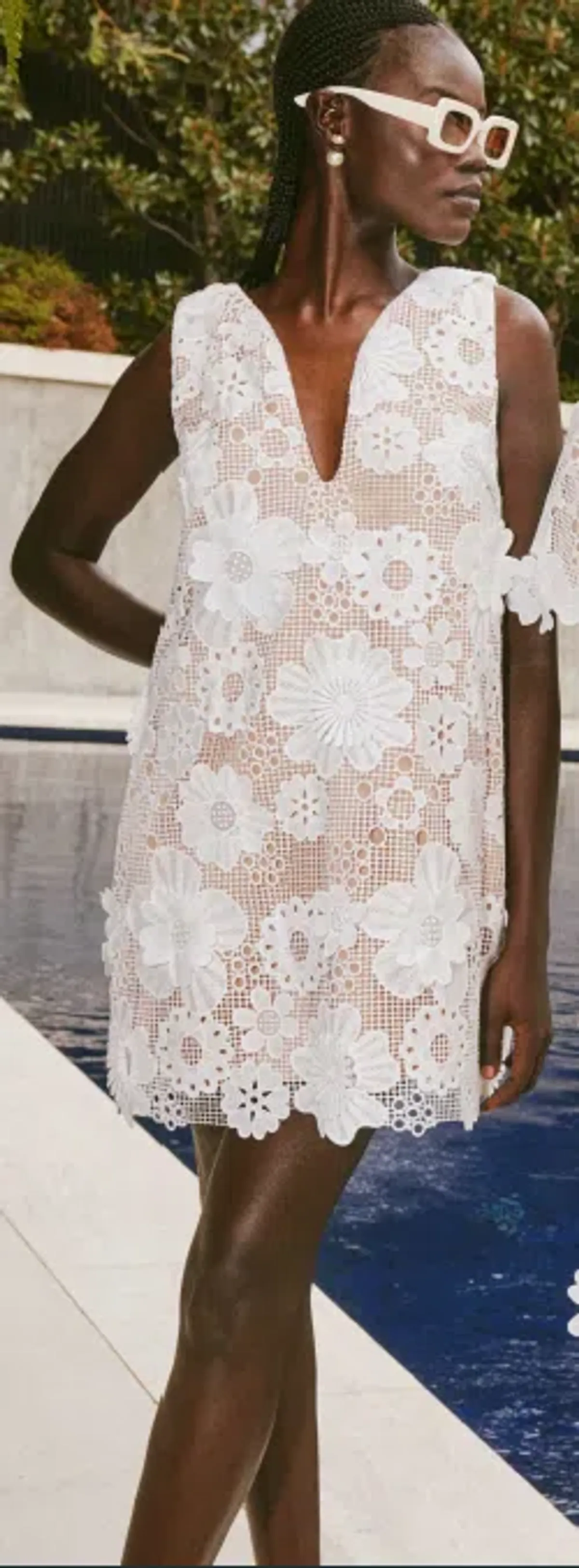 Elliatt Autumn Shift Mini Dress in White Size 10 - Image 5