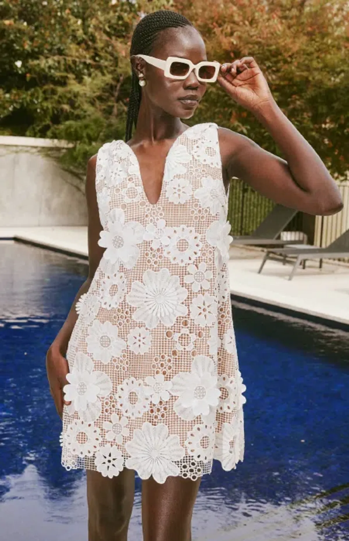 Elliatt Autumn Shift Mini Dress in White Size 10 - Image 4