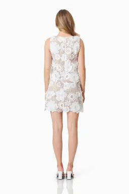 Elliatt Autumn Shift Mini Dress in White Size 10 for rent on The Volte - image 3