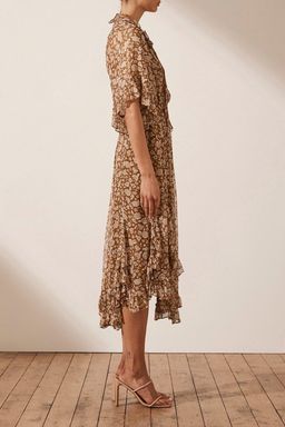 Shona Joy Odette Flutter Sleeve Godet Midi Dress Print Size 10 for rent on The Volte - image 3