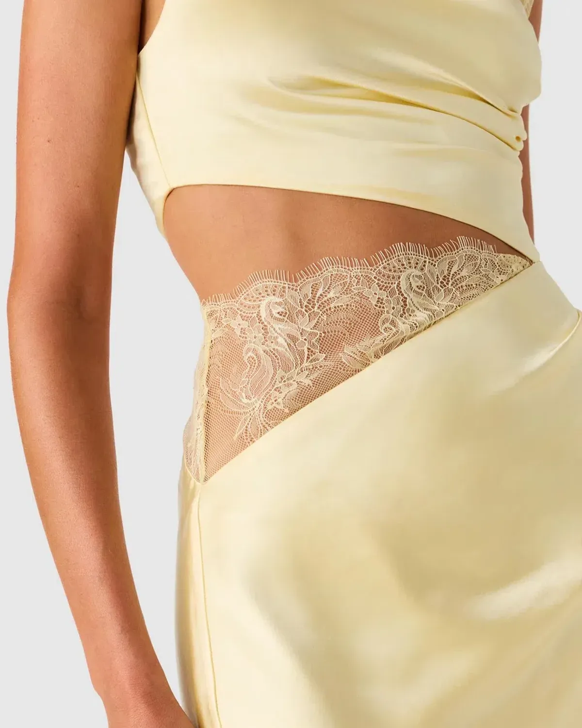 Misha Kimora Satin and Lace Maxi Dress Soft Yellow Size 12 - Image 2