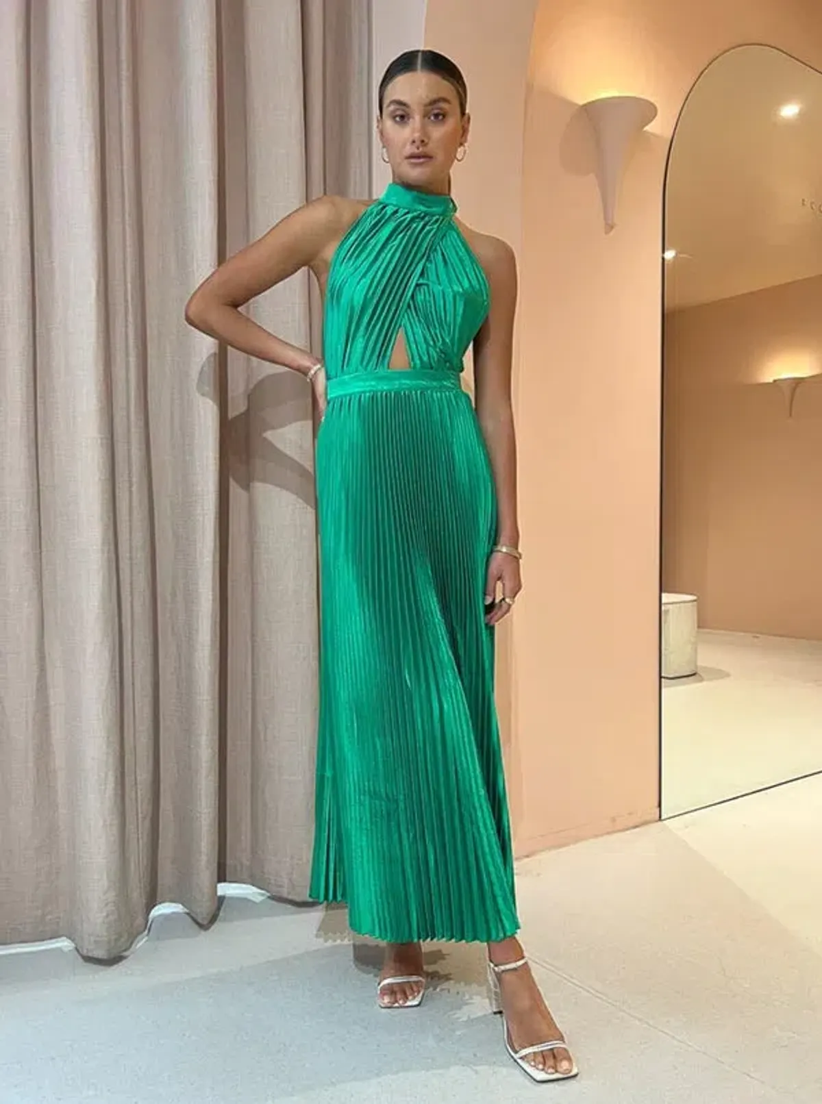 L'Idee Renaissance Gown in Bright Green Size AU 10 - Image 2