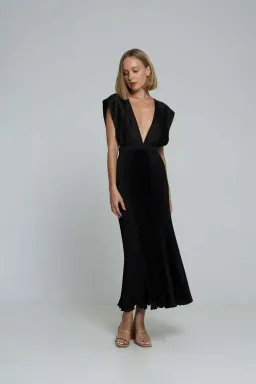 L'idee Gala Gown Black Size 8 for rent on The Volte - image 1