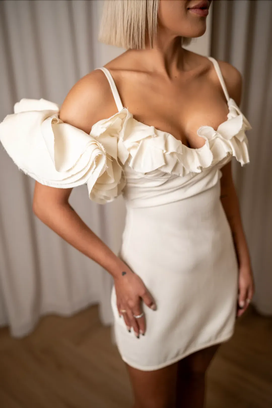 Jacquemus Duna Sleeveless Mini Dress White Size XS / AU 6 for rent on The Volte - main image