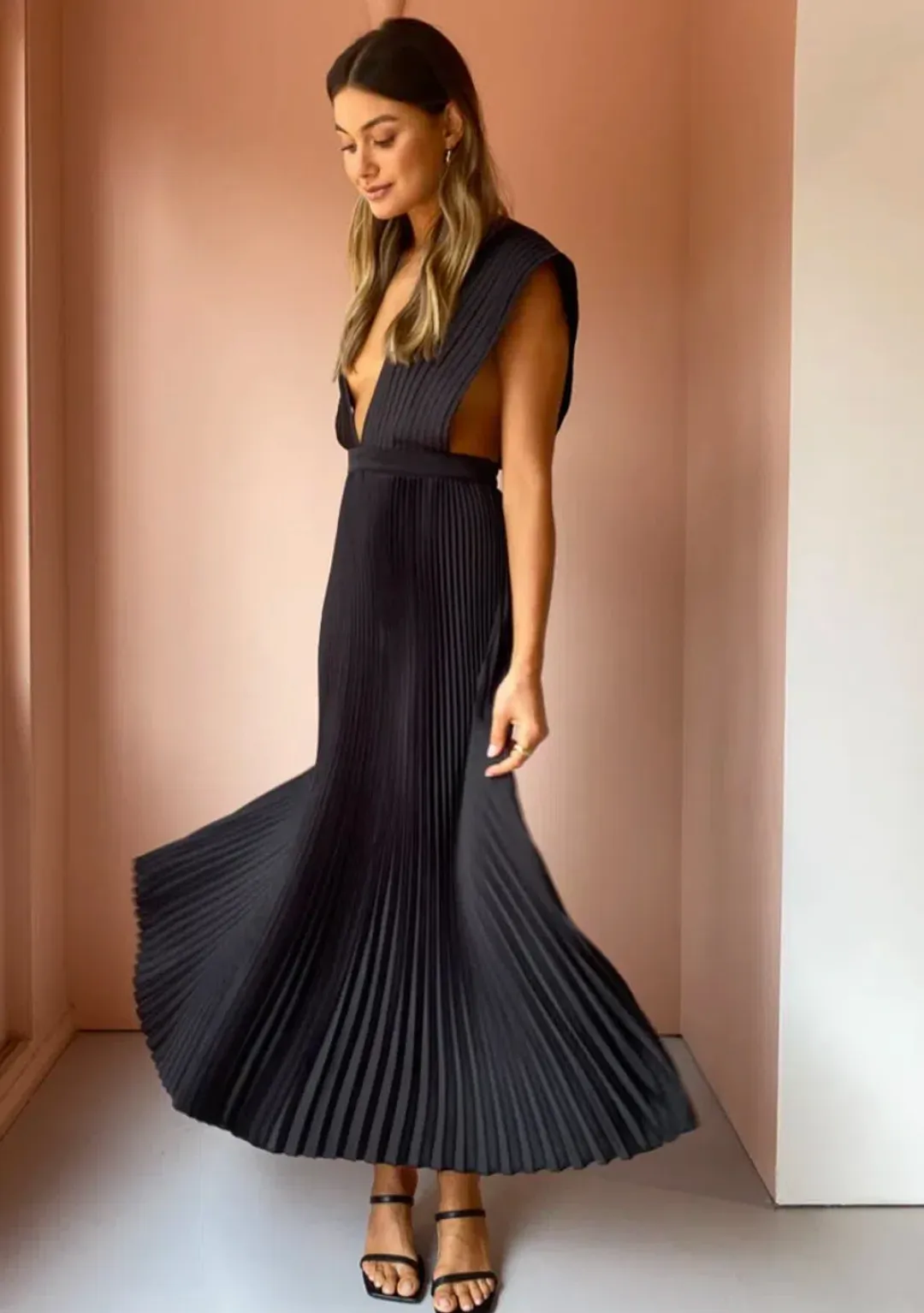 L’idee Gala Gown Noir Maxi Black Size AU 6 for rent on The Volte - main image