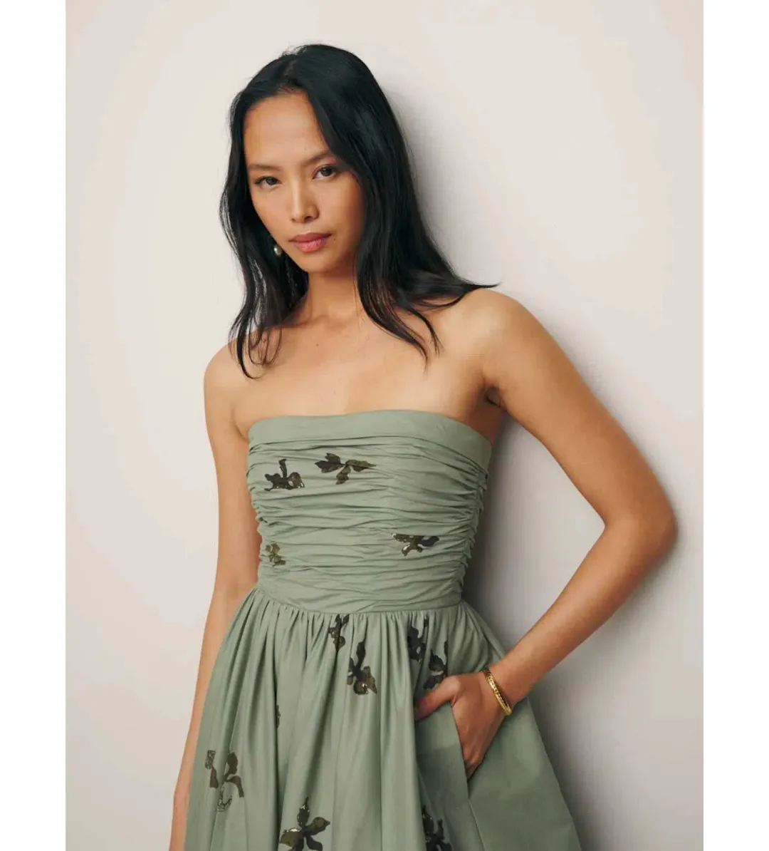 Reformation Kastoria Ruched Maxi Dress in Green/Iris Border Size 0/AU 6 for rent on The Volte - main image