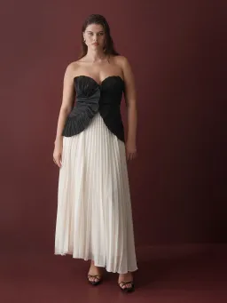 Sheike Soraya Dress Monochrome Size AU 18 for rent on The Volte - image 3