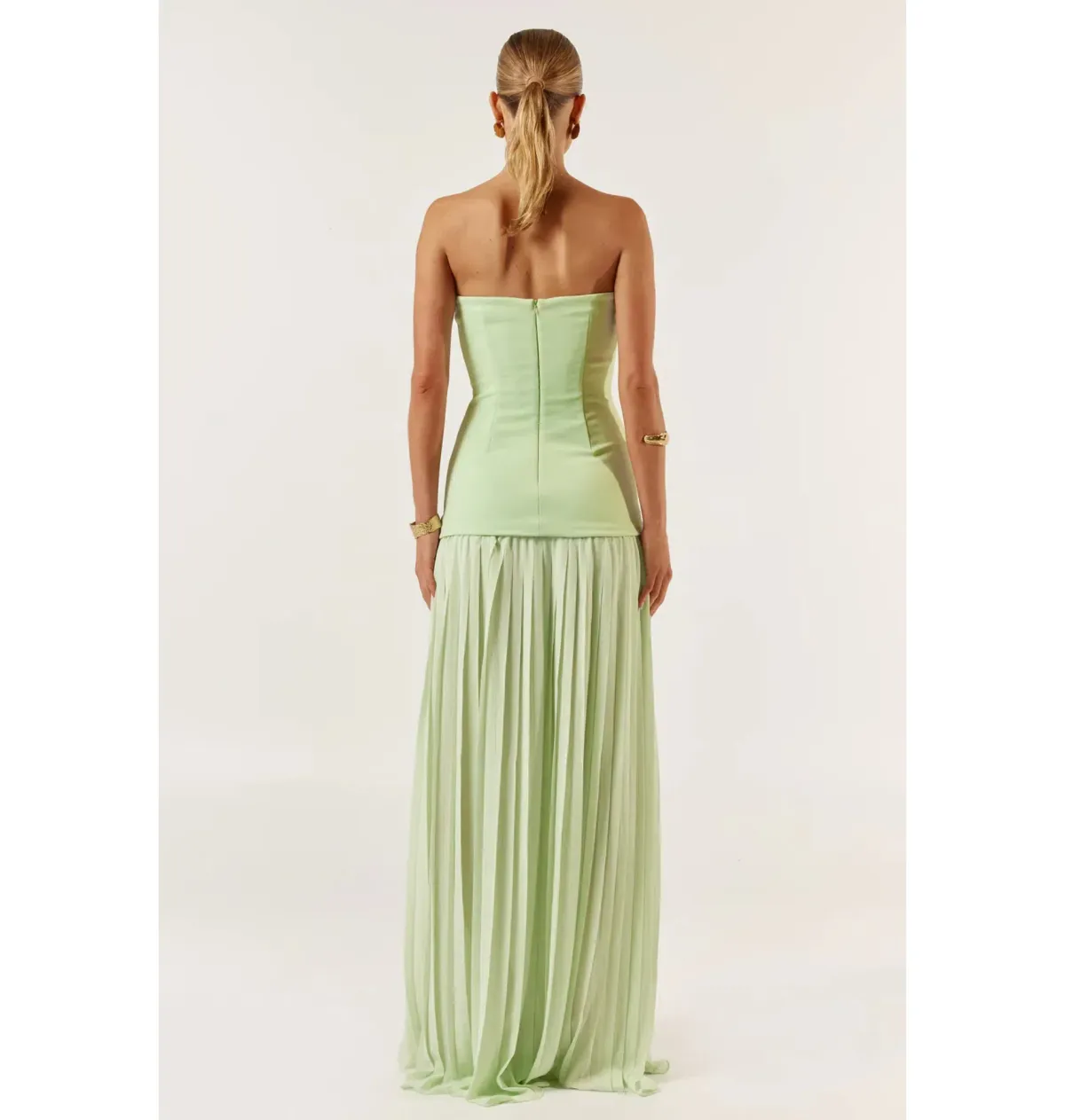 She is OLLÁ Nicolette Maxi Dress Green Size AU 6 - Image 4