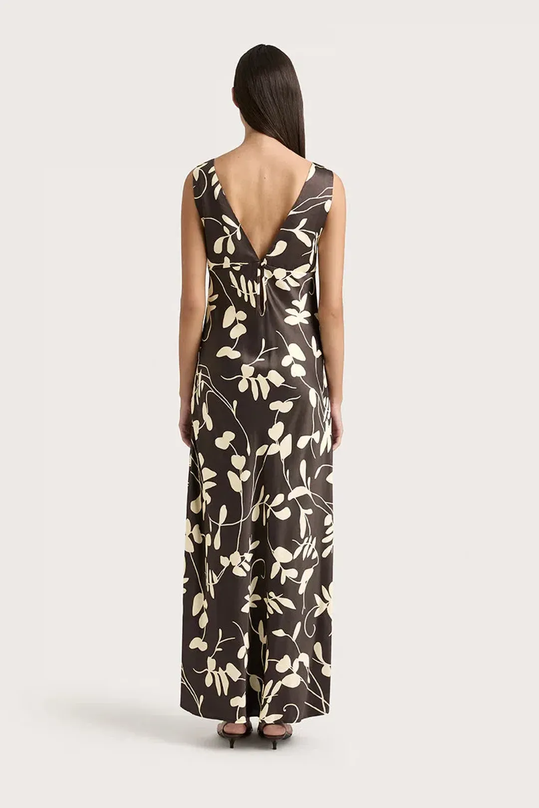 Faithfull The Brand Amiens Maxi Dress in Brown Print Size XS / AU 6 for rent on The Volte - main image