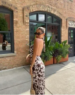 Realisation Par The Simone Maxi Dress in Chocolate Havana Size 6/XS for rent on The Volte - image 3