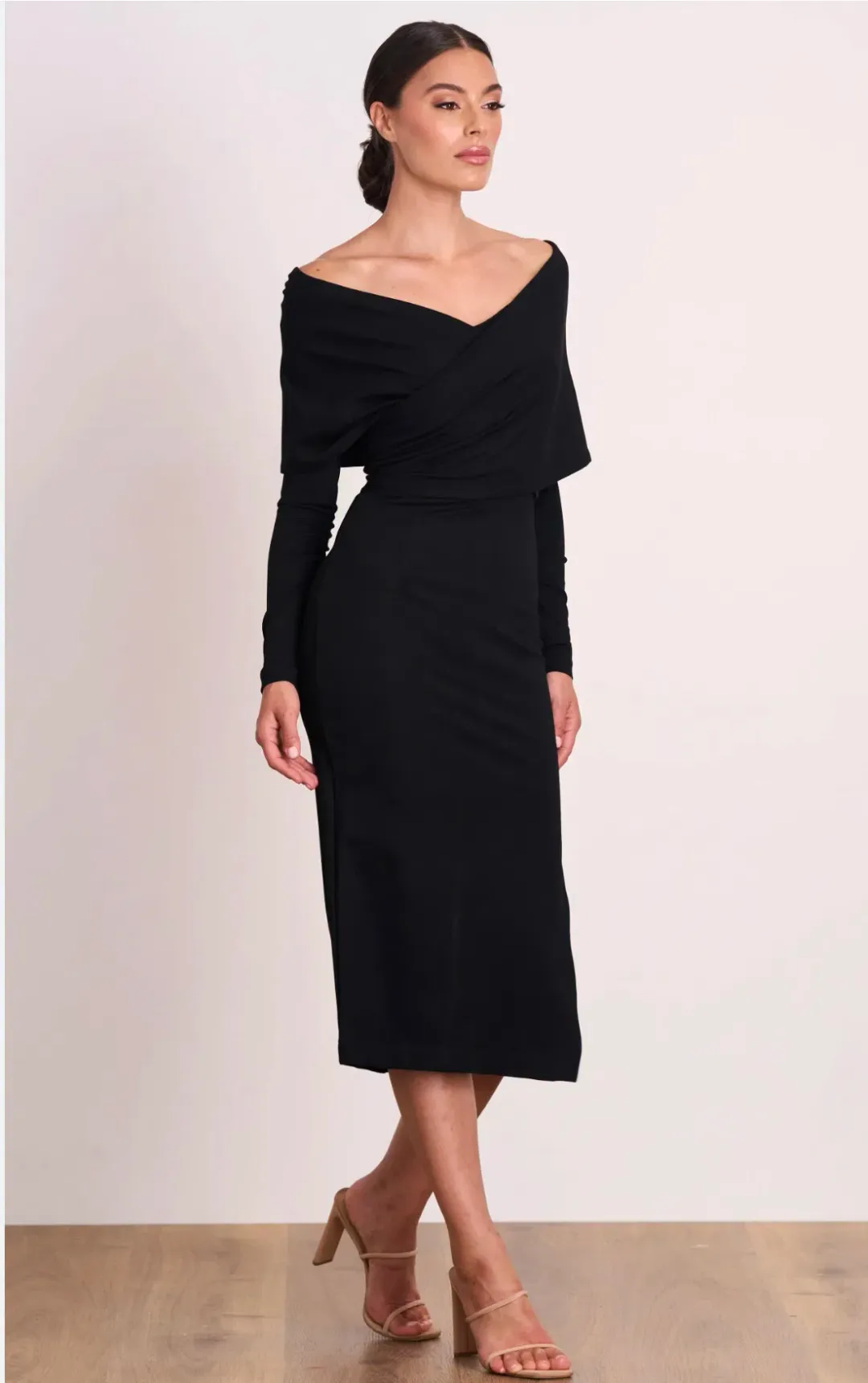Pasduchas Zodiac Midi Dress Black Size 12 for rent on The Volte - main image