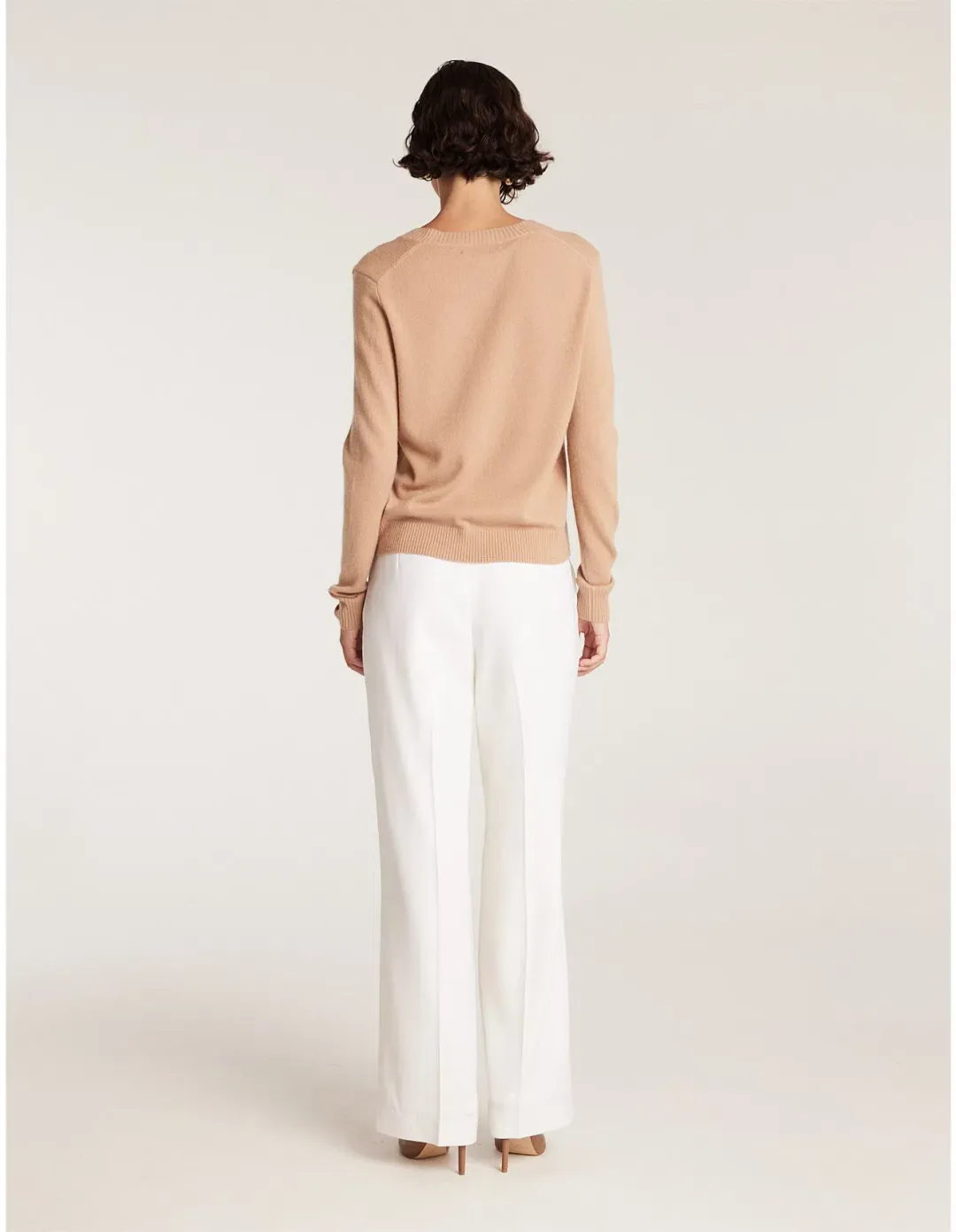 Perri Cutten Cashwool V Neck Jumper Chestnut Size 16/L for rent on The Volte - main image