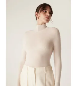 Cable Superfine Merino Turtle Neck in Ecru Size for rent on The Volte - image 4