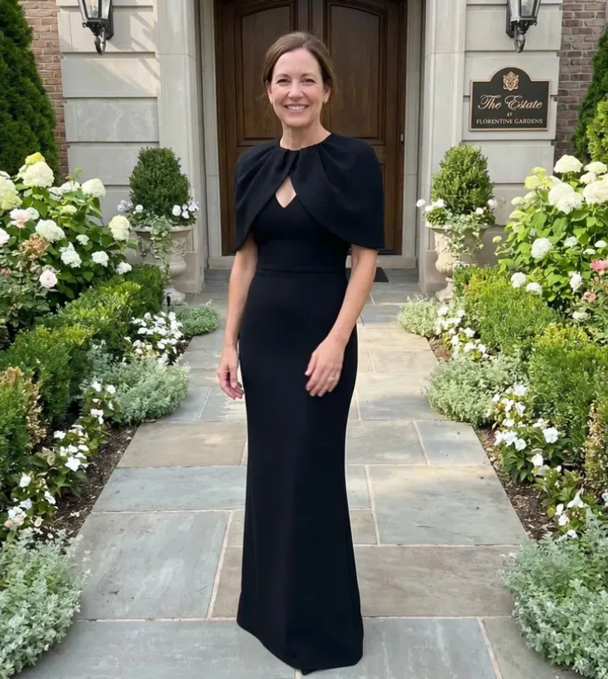 Rebecca Vallance Cameron Gown Black Size AU 10 - Image 1