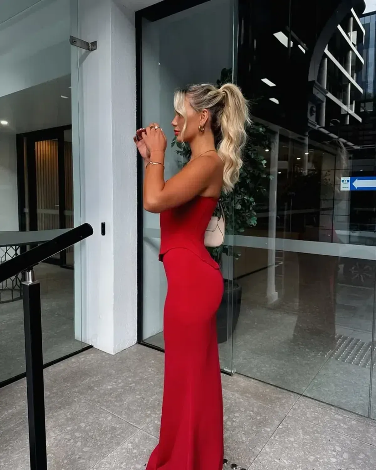 HNTR The Label Louie Gown Set in Wine Size AU 6 - Image 2