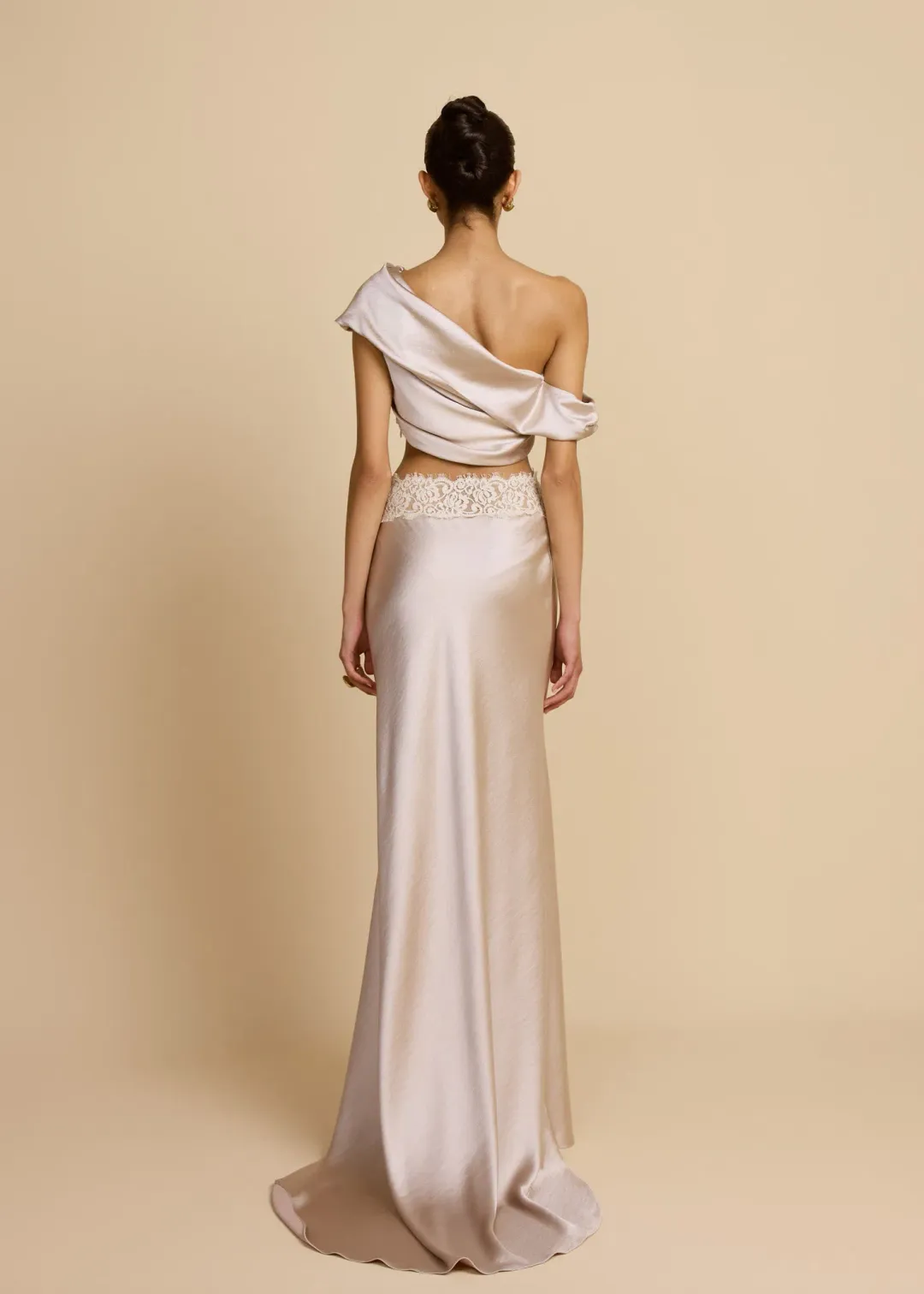 Arcina Ori Anaya Set Oyster Size XS/6 for rent on The Volte - main image