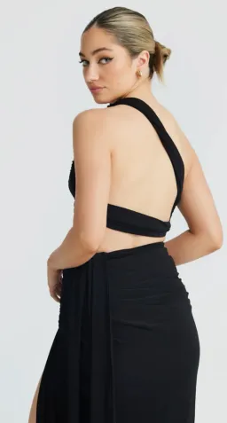 Melani Set - Viera in Black for rent on The Volte - image 2