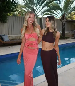 Veranera Maxi Coral size OS for rent on The Volte - image 5