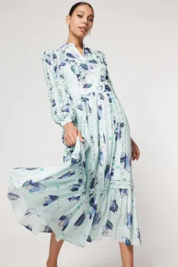 Elliatt WARMTH MAXI DRESS Size: 6 for rent on The Volte - image 3
