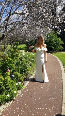 Sheike white maxi dress size 10 for rent on The Volte - image 3