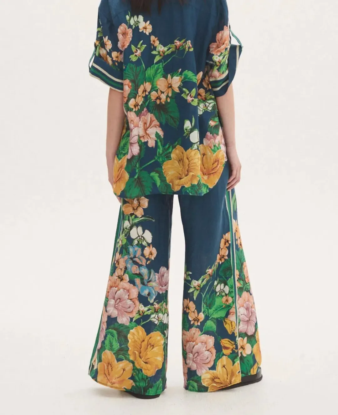 Lyla Linen Set for rent on The Volte - main image