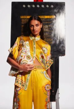 Pinball yellow silk set for rent on The Volte - image 1