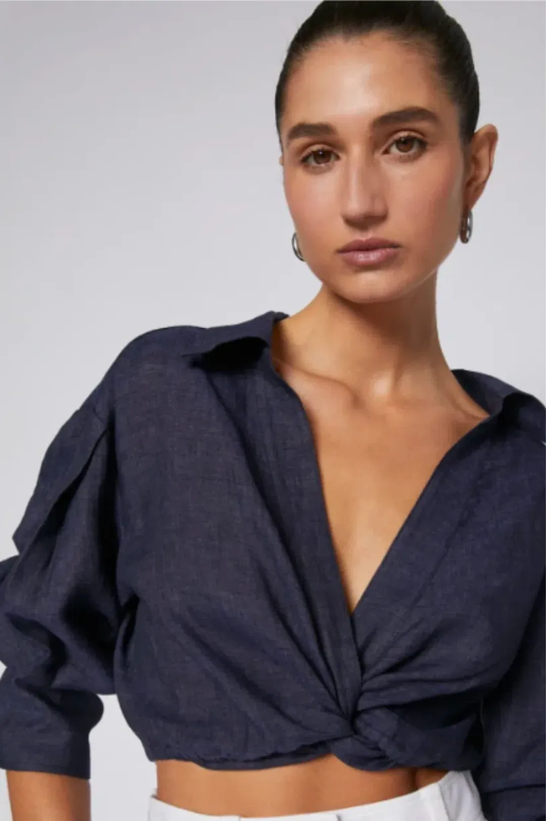 Italian linen navy set for rent on The Volte - main image