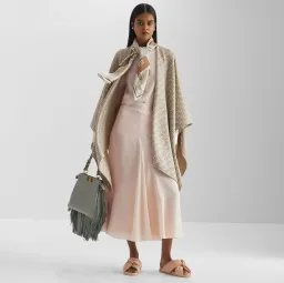 Poncho Grey Wool and Silk for rent on The Volte - image 2