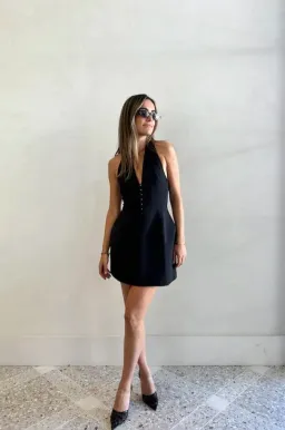 Petra Mini Black size 6 for rent on The Volte - image 2