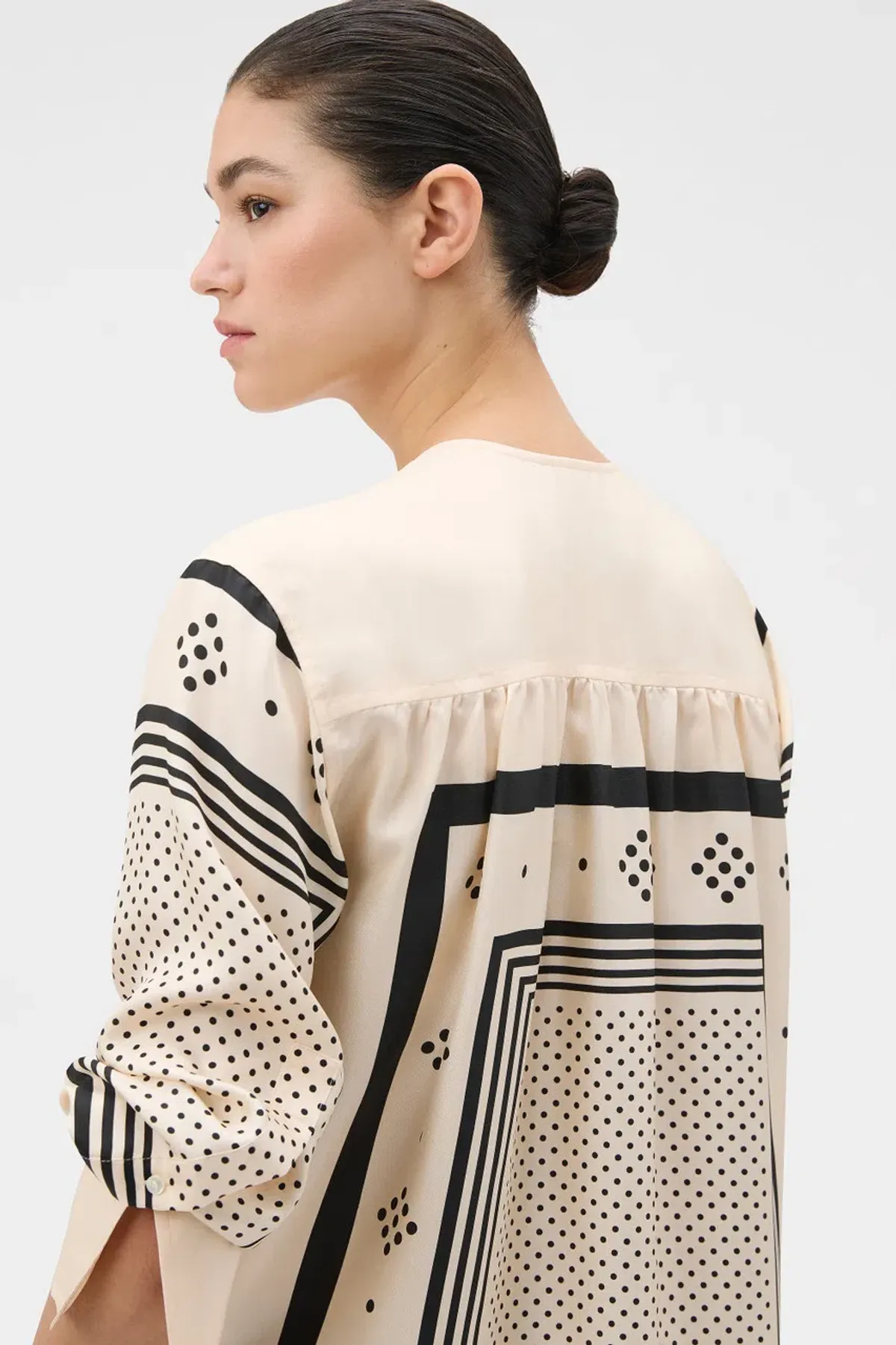 SPOT SCARF PRINT BLOUSE - Image 3