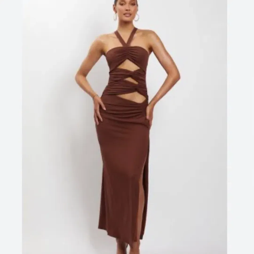 Meshki Nikki for rent on The Volte - main image